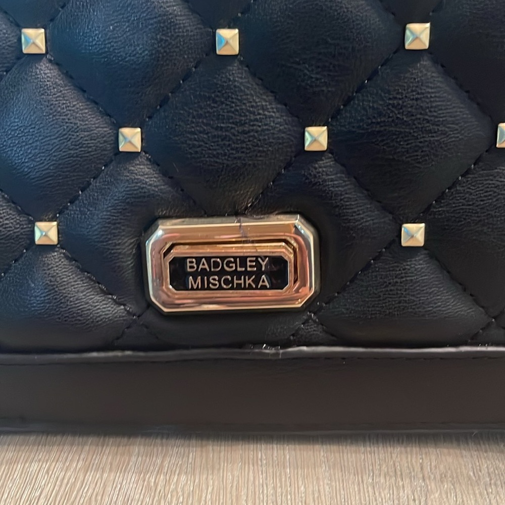Lux Badgley Mischka black and gold purse - fake leather - Picture 2 of 8